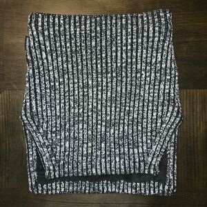 lululemon athletica Black and White Ribbed Knit Scarf